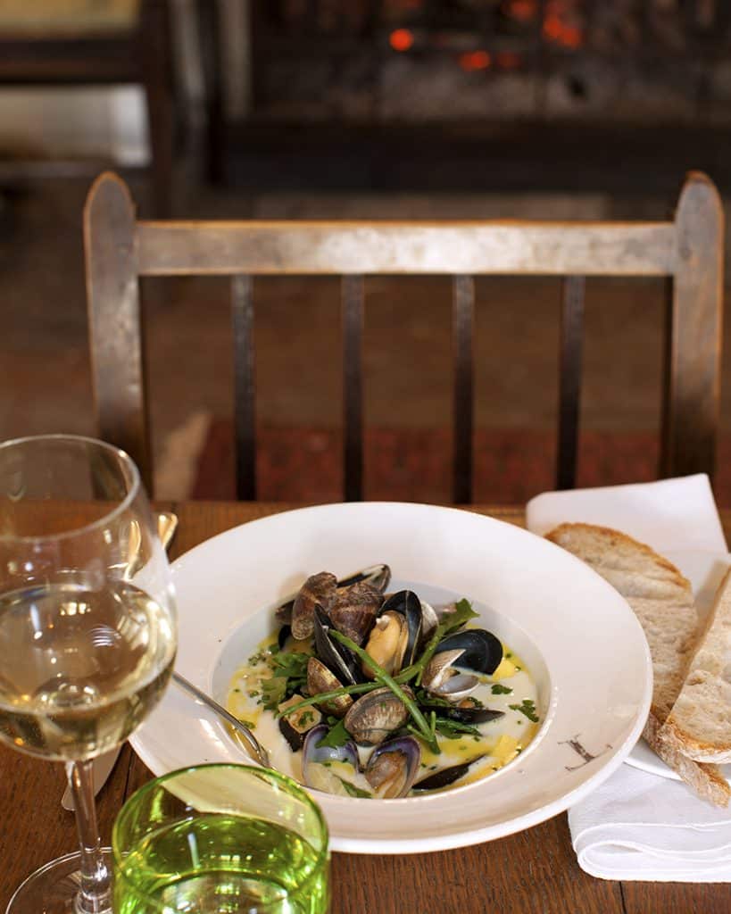 photo of mussels in a bowl